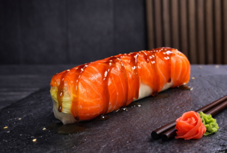 Спрінг рол з авторським маринованим лососем